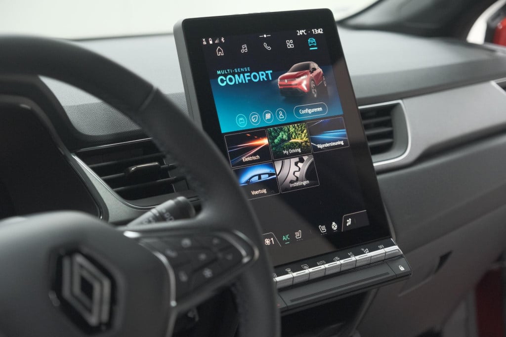 Renault Captur 1.6 e-tech full hybrid 145 techno | advanced driving | camer