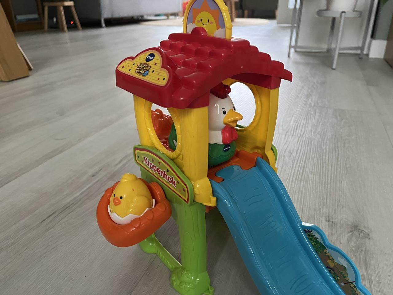 V-Tec Toet Toet auto's Kippenhok en Hondenhok  - speelgoed