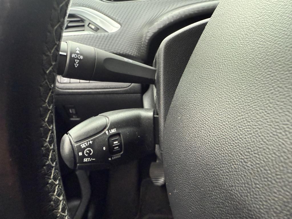 Peugeot 208 1.2 puretech blue lease executive 5-drs