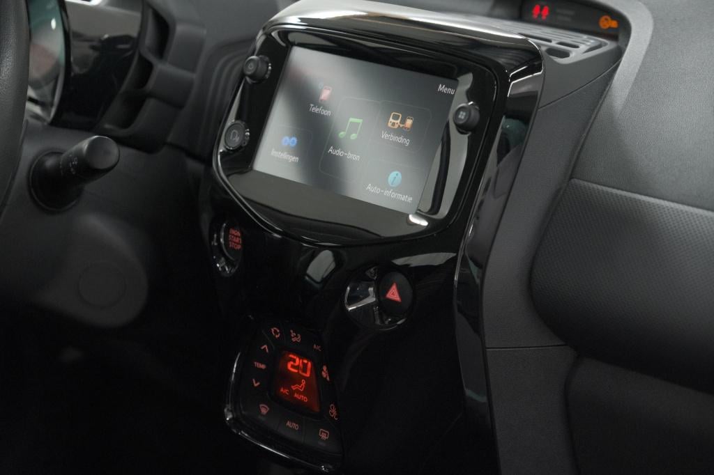 Citroen C1 1.0 vti shine | automaat | apple carplay | climate control | key