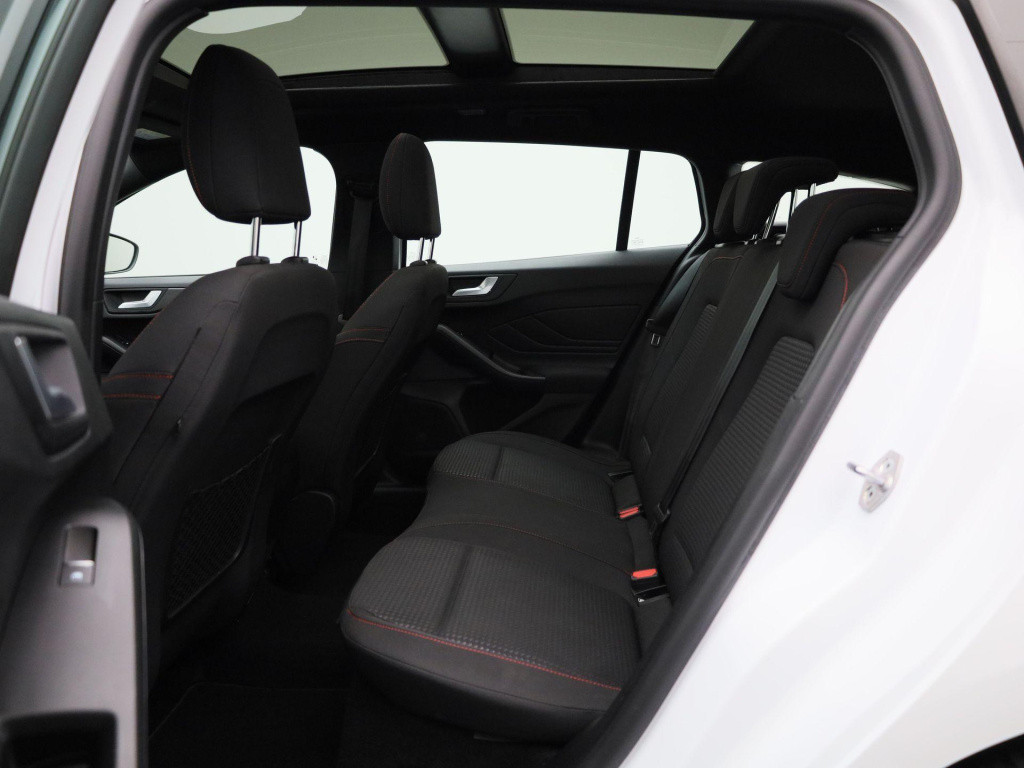 Ford Focus wagon 1.0 ecoboost active business | panorama dak | parkeer sens