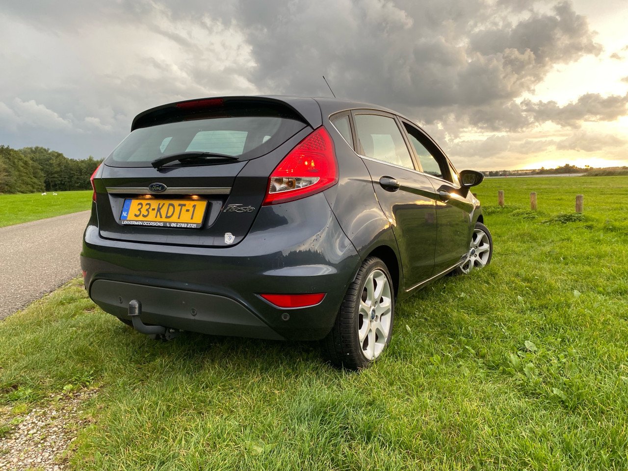 Erg nette Ford Fiësta Titanium 1.6 Ti-vct 5DR slechts 130.000km