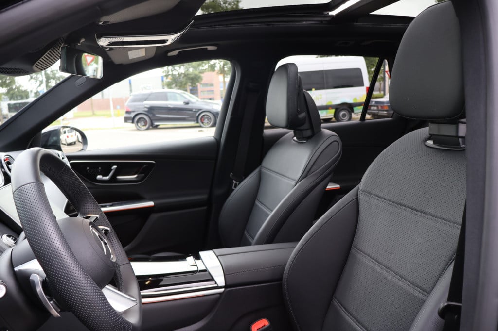 Mercedes-Benz Glc 300e 4matic edition amg line l techniek pakket l luchtver