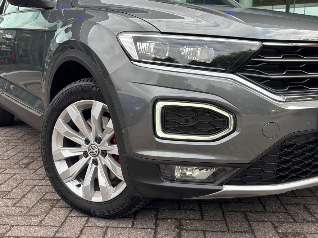 Volkswagen T-roc 1.5 tsi 150pk t-roc sport| dode hoek|trekhaak afn|stuur-st