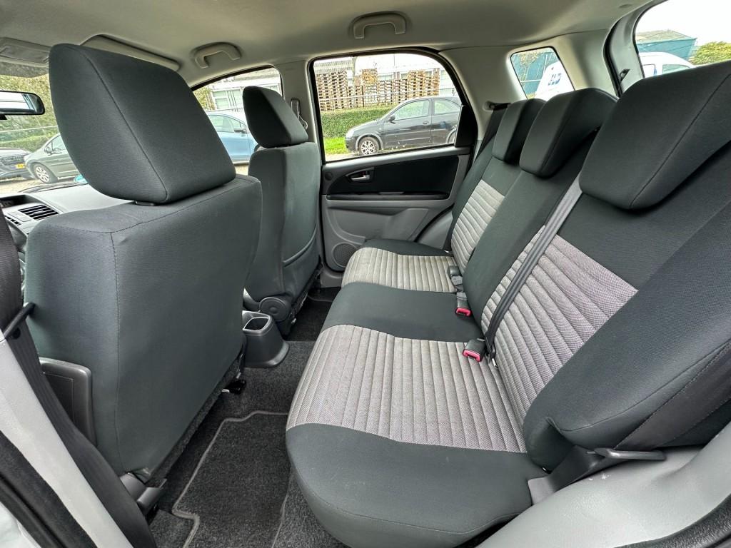Suzuki Sx4 1.6 exclusive automaat airco hoge zit!