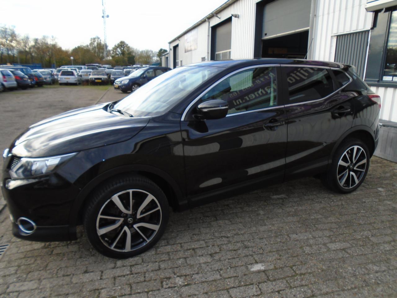 Nissan Qashai Connect Ed. Panorama dak