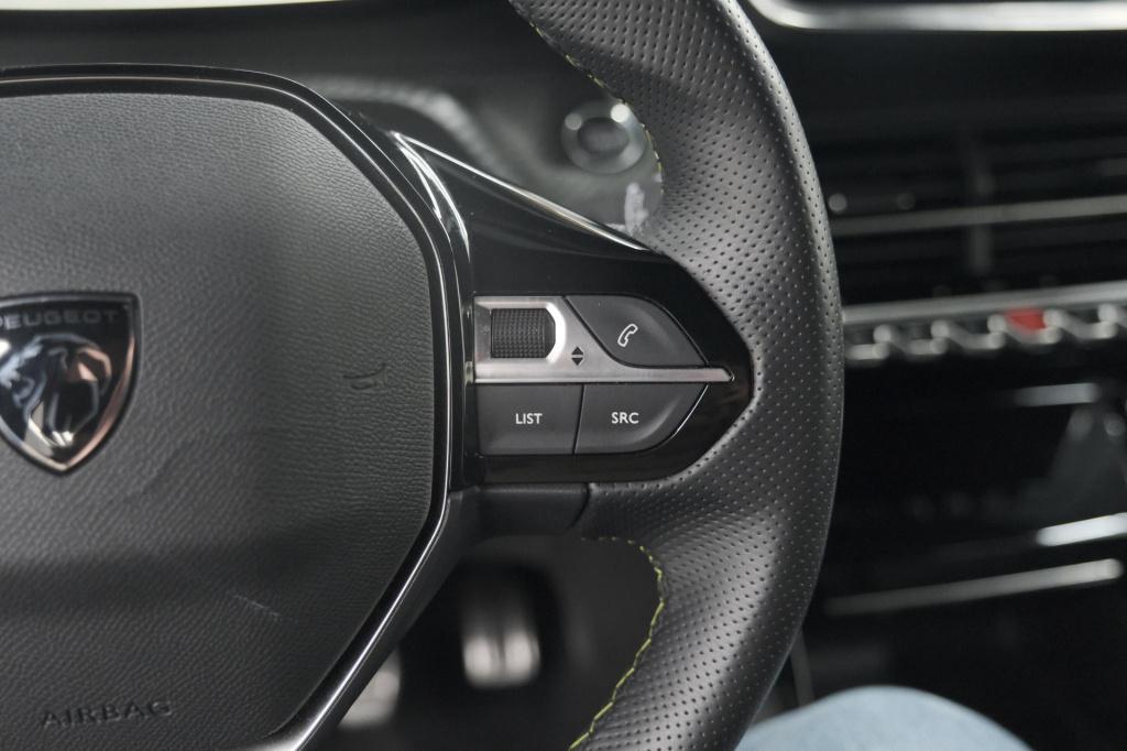 Peugeot 208 puretech 100 gt | camera | navigatie | apple carplay | parkeers