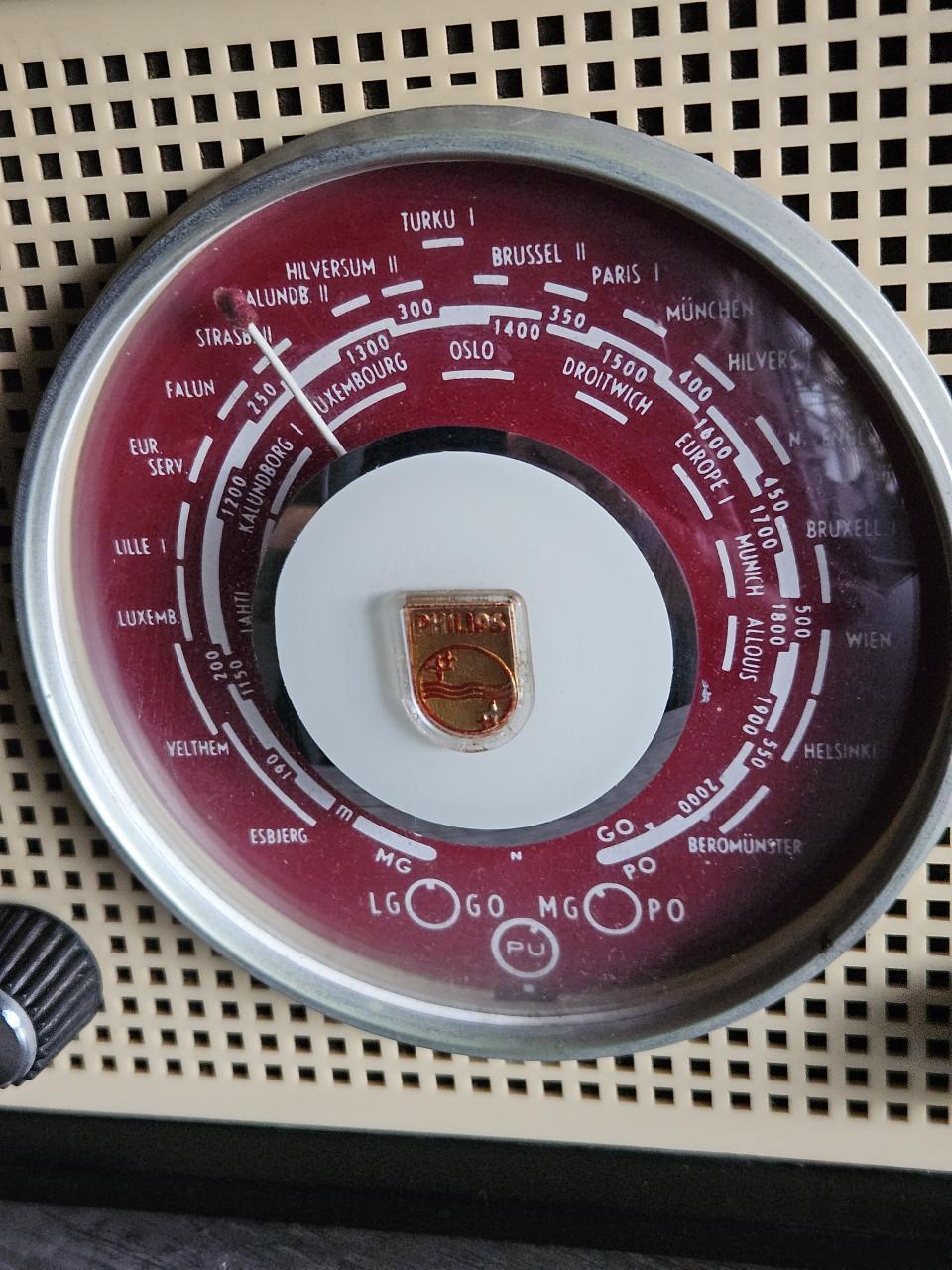 Prachtige jaren 50 buizenradio Philips B2X 80 U/01, werkend