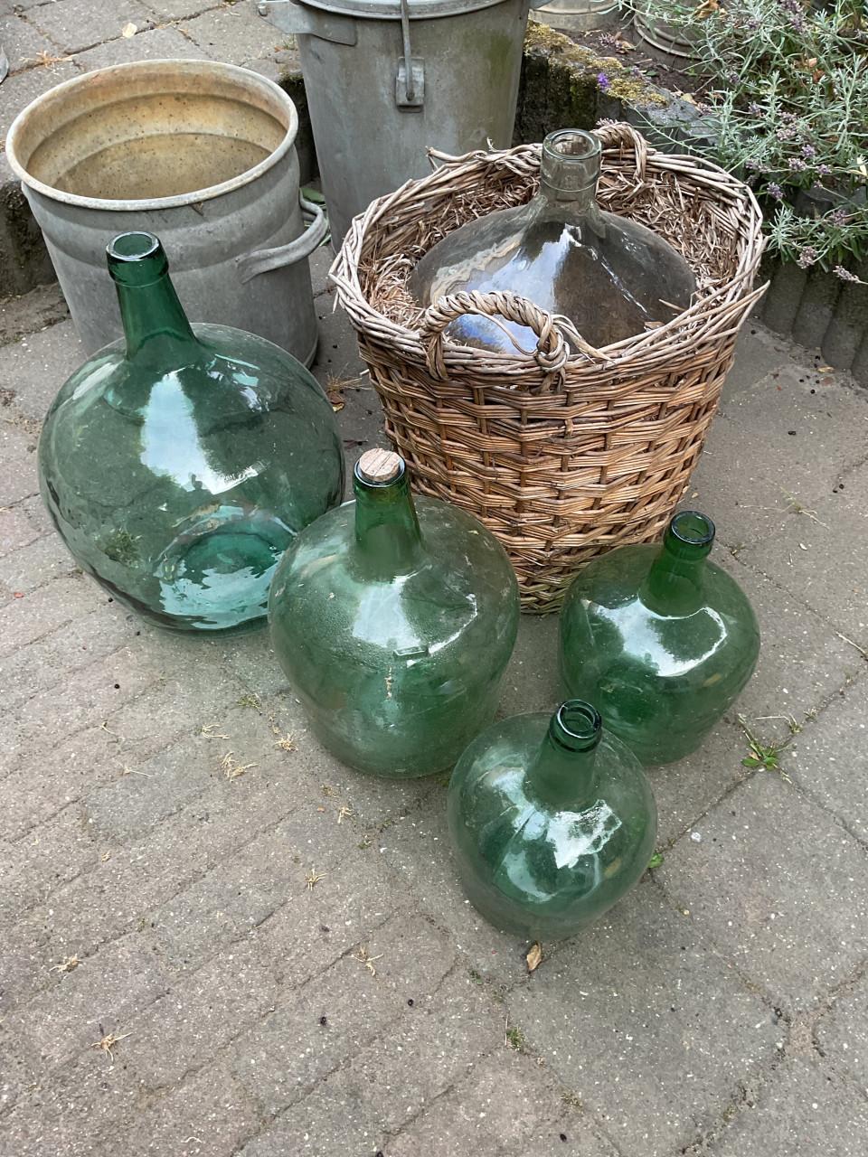 Brocante , antiek & curiosa.