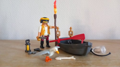 Playmobil piraat met roeiboot, flessenpost enz