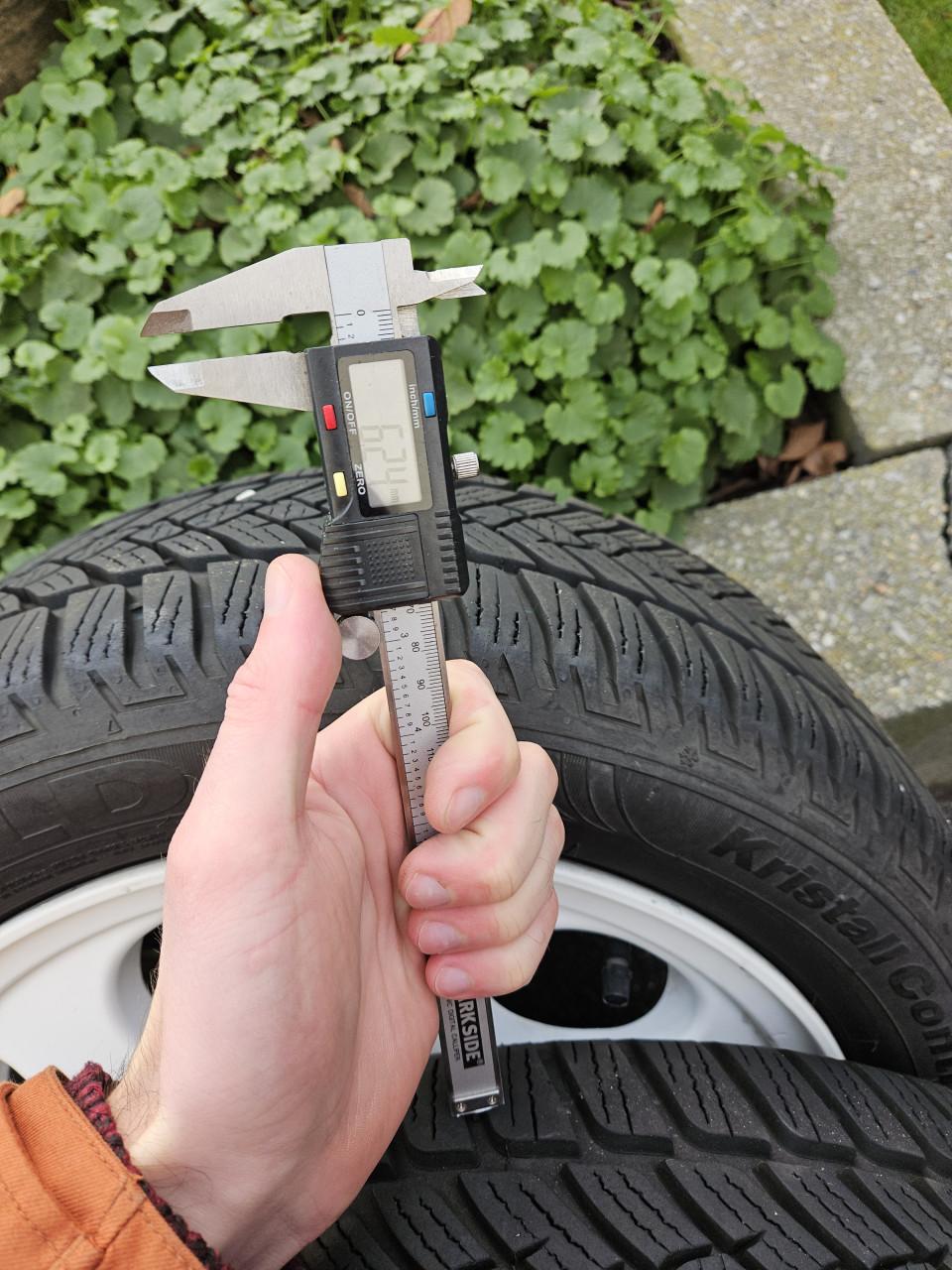 Winterbanden 195/50/r15 op velg