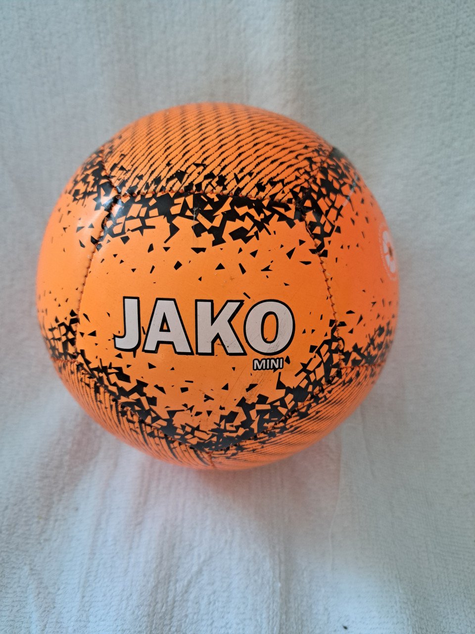 Nieuwe bal van Jako