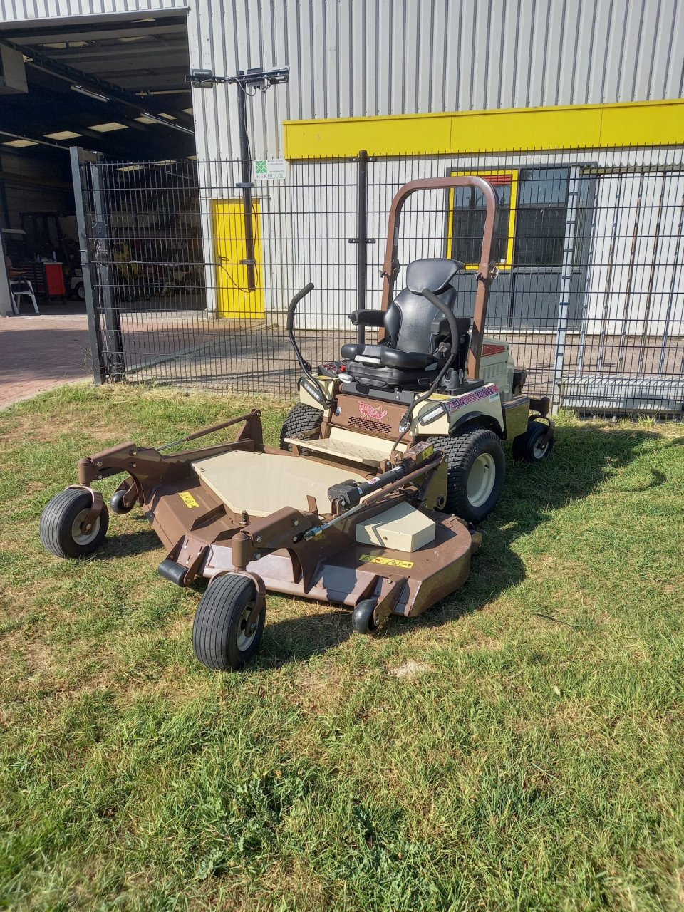 Grasshopper 725D-71