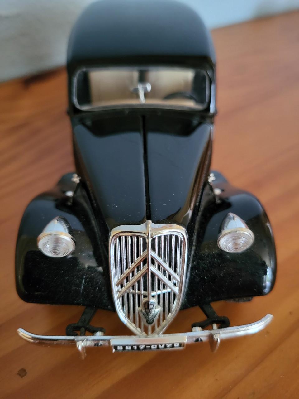 Een burago model auto citroen 20cm
