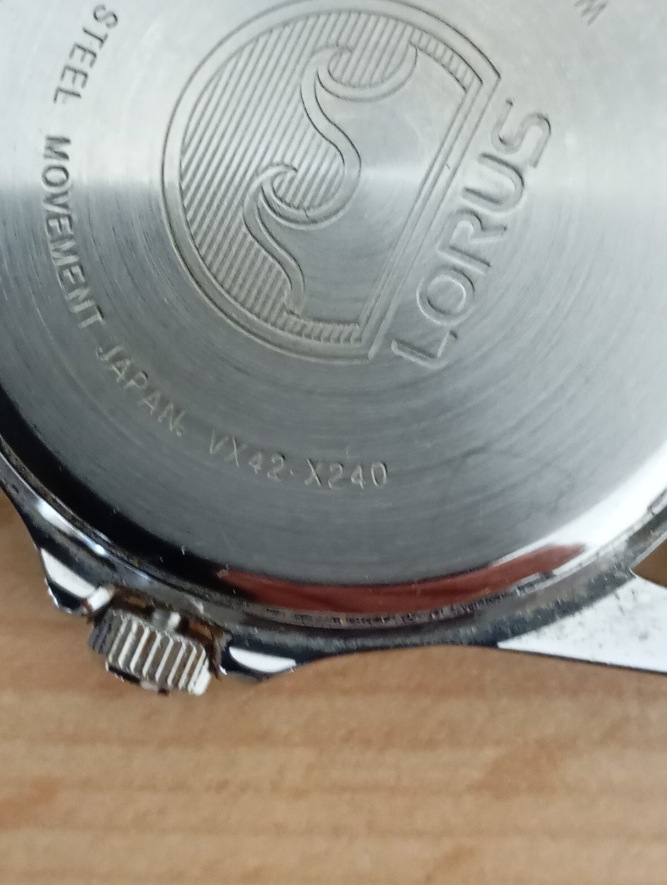 Twee horloges: Lorus vd57-x088 en Lorus vx42 – x240