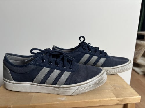 Adidas sneaker maat 43
