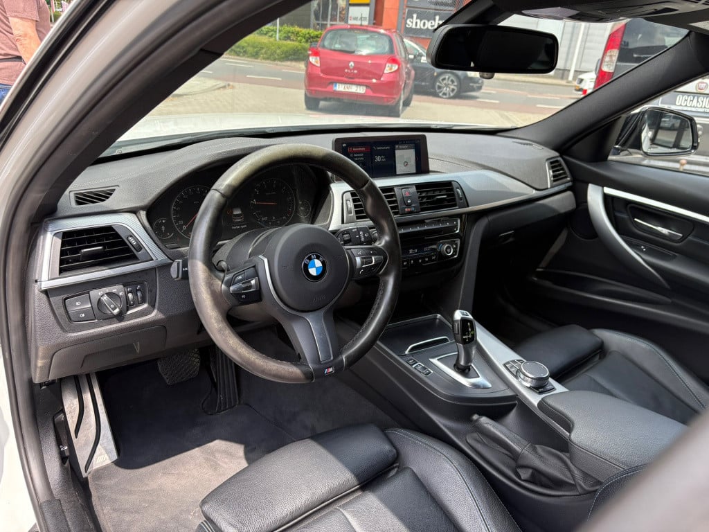 BMW 3-serie touring 318i edition m sport shadow executive