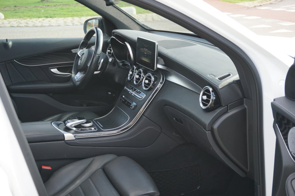 Mercedes-Benz Glc 300 4matic l amg line l 245 pk l panoramadak l burmester 