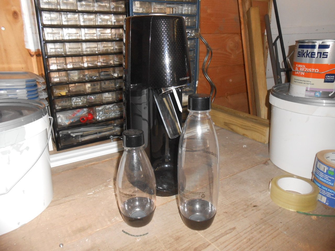 Sodastream, apparaat met grote en kleine fles. Zonder gascilinder