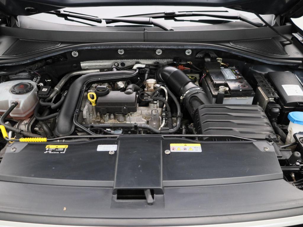 Volkswagen T-roc 1.0 tsi life | trekhaak | parkeer sensoren | virtual cockp