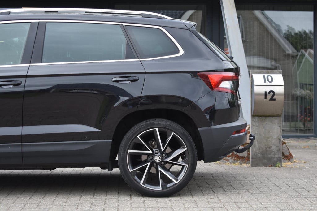 Skoda Karoq 1.5 tsi act | leder | trekhaak | camera | apple carplay | andro