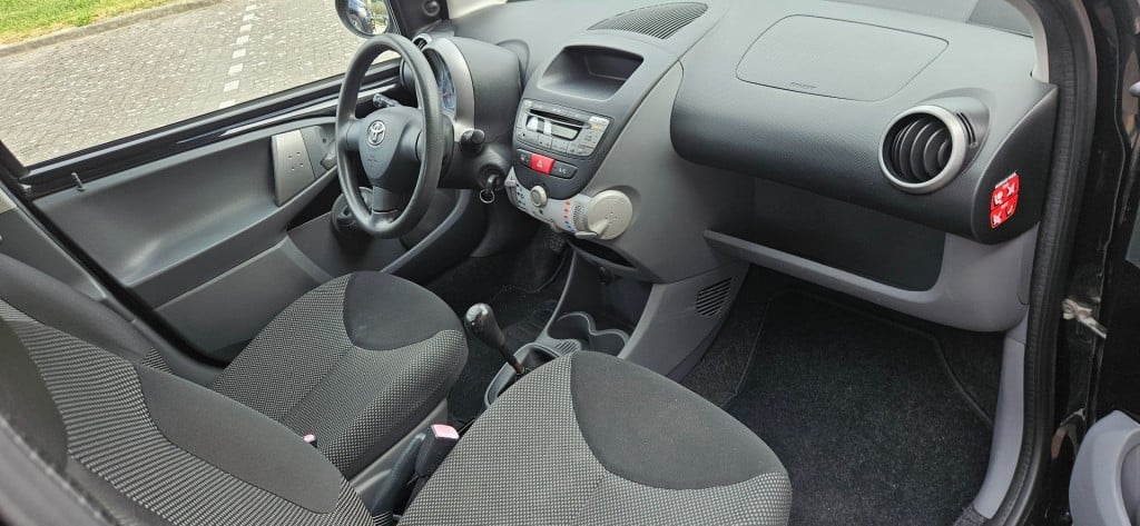 Toyota Aygo 1.0-12v comfort / nl auto / apk 07-2026 / garantie