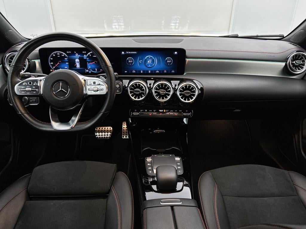 Mercedes-Benz Cla shooting brake 180 amg line | trekhaak | sfeerverlichting