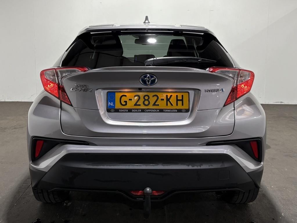 Toyota C-hr 1.8 hybrid dynamic | navi | camera | trekhaak |