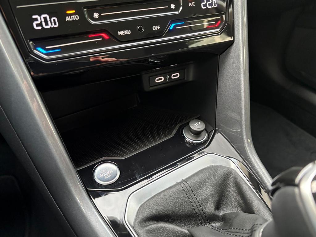 Volkswagen T-roc 1.5 tsi 150pk 7-dsg style| camera| keyless|dode hoek| rijk