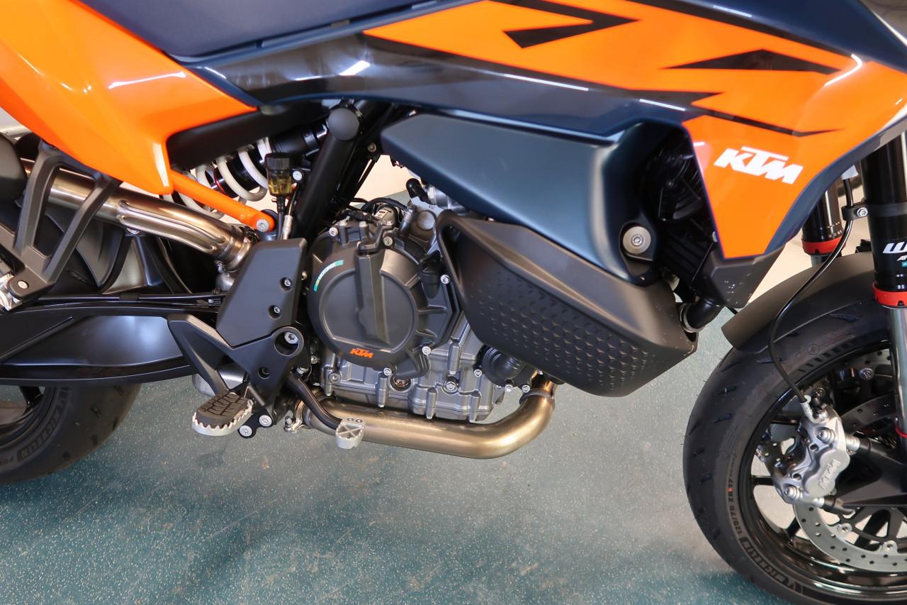 2026 KTM 890 SMT demo motor