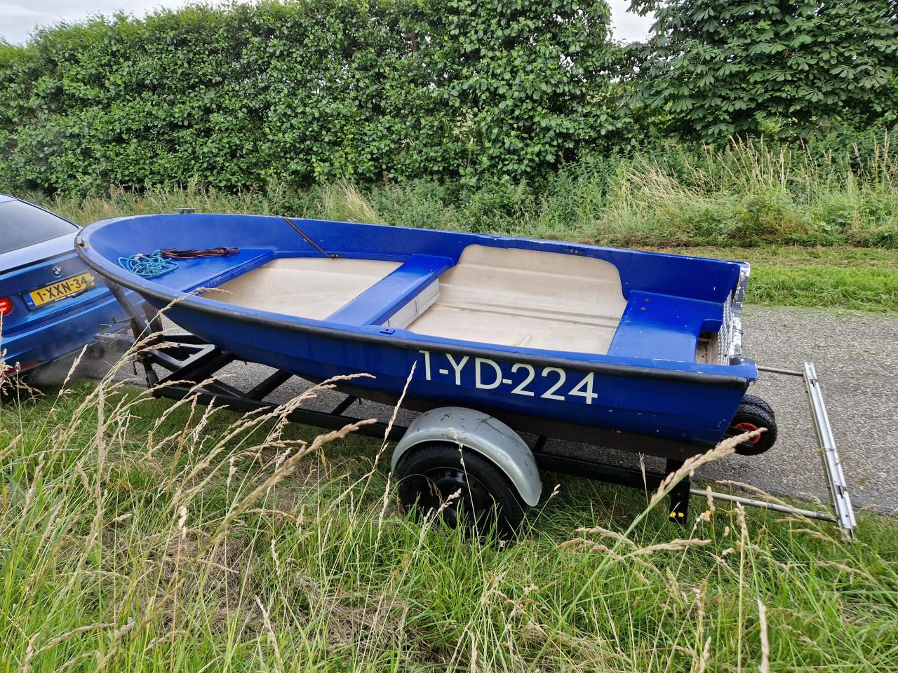 Elan 401 visboot tourboot inclusief trailer € 575,-