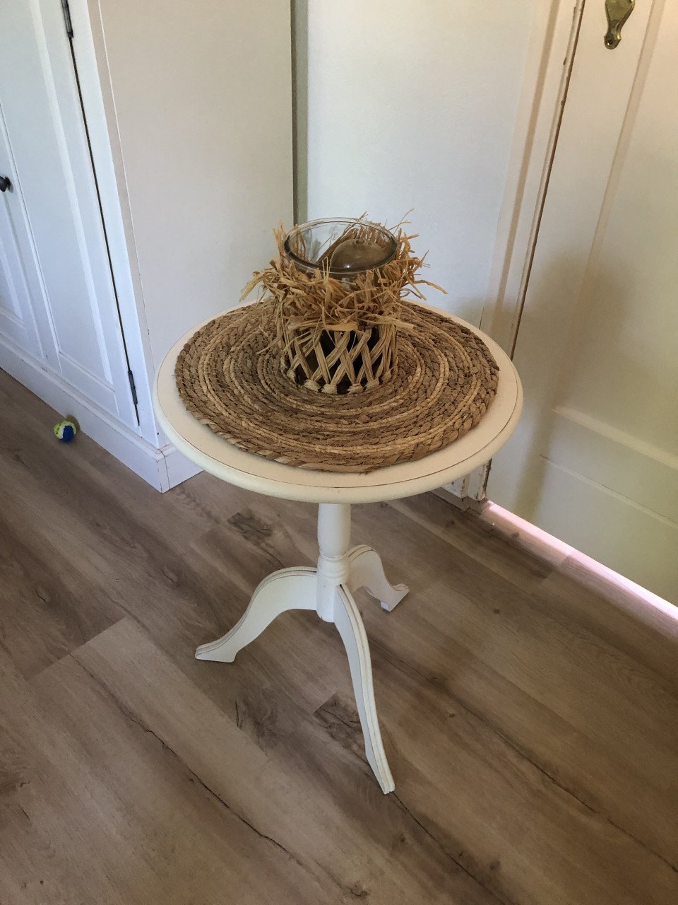 Witte ronde bijzettafel