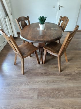 Eethoek met ovale tafel