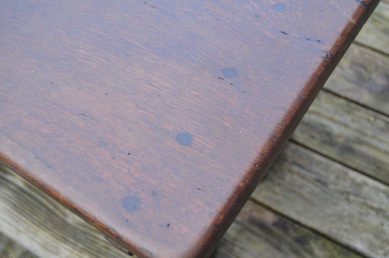 Mooi gepatineerd houten krukje/bijzettafeltje 19e eeuws