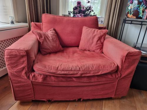 Love-seat