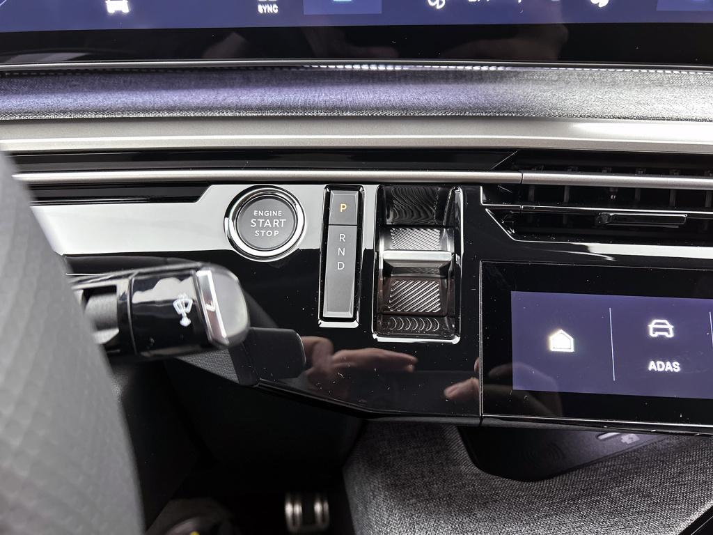 Peugeot E-3008 gt avantage 210 pk 73 kwh | trekhaak | 360 vision camera | w