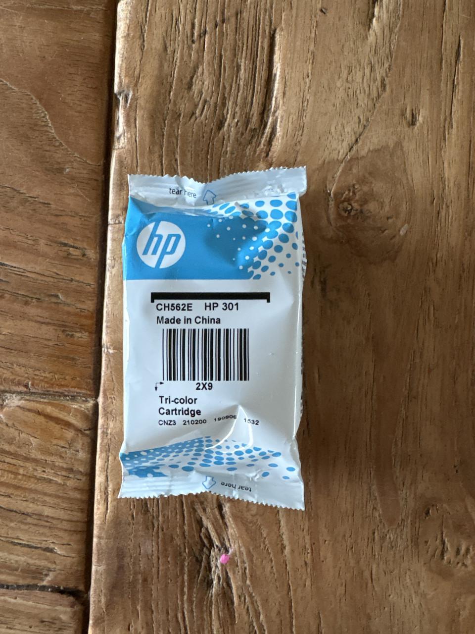 Gereserveerd HP tri-color Cartridge gratis