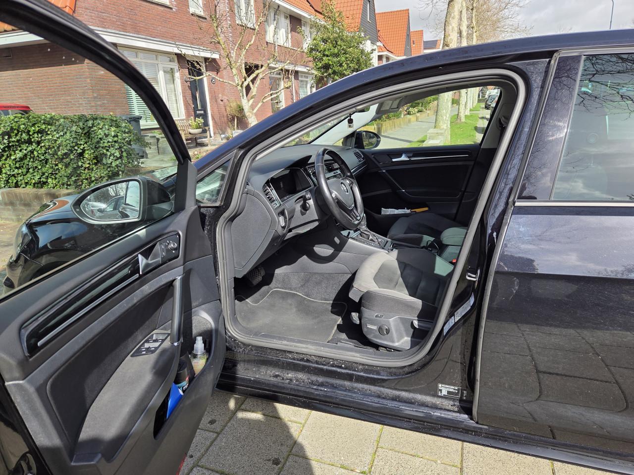 Volkswagen Golf VII- 1.6 TDI Highline Business R Automaat.