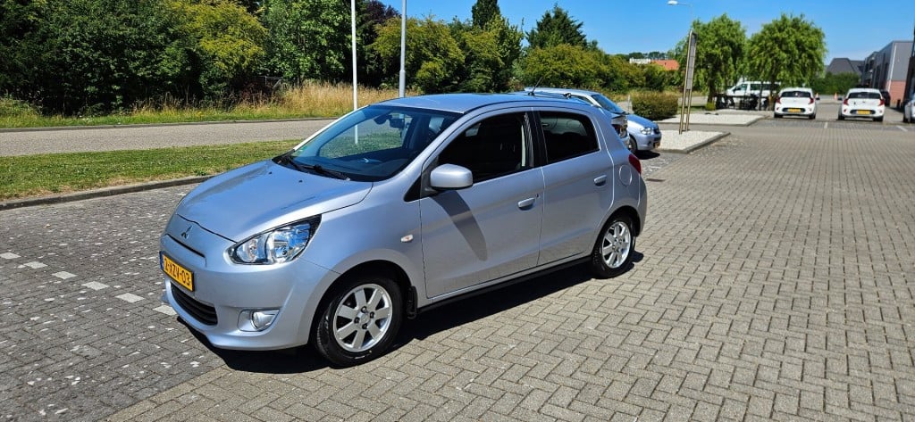 Mitsubishi Space Star 1.0 bright / nl auto / nap / 94745 km ! 1:25 !!