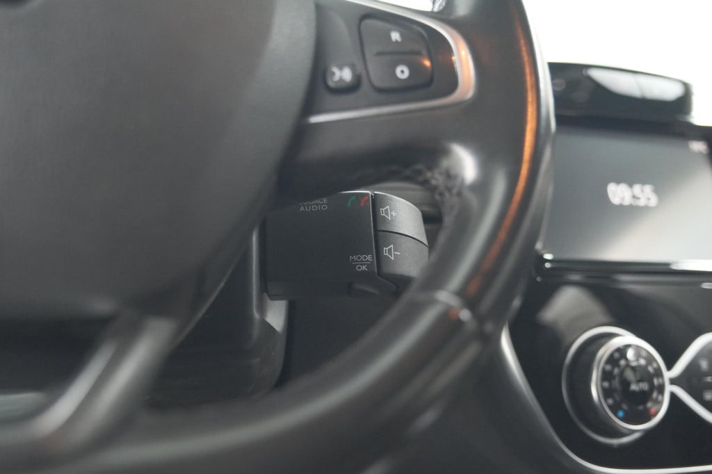 Renault Captur tce 90 intens | trekhaak | camera | navigatie | parkeersenso