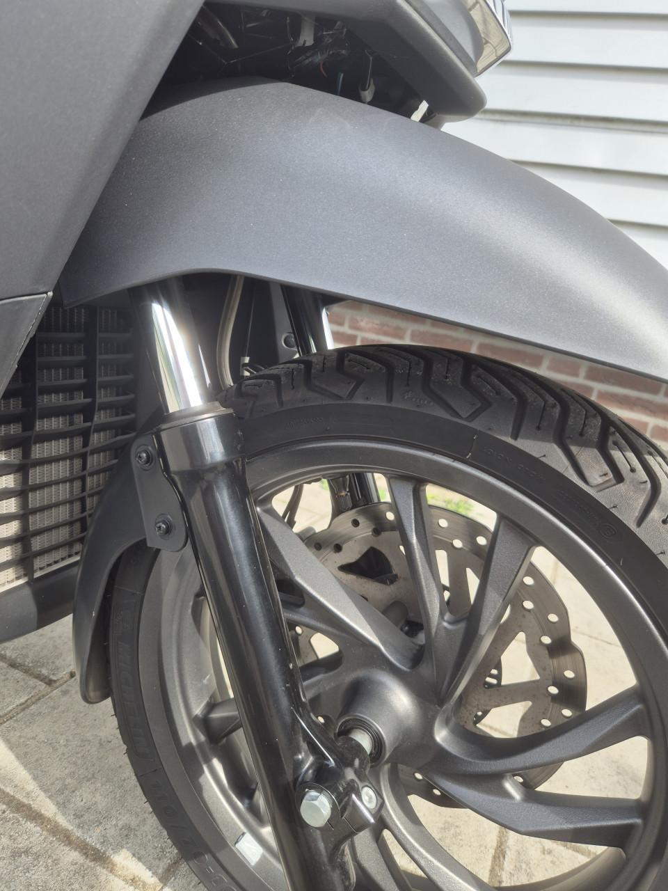 Sym HD 300 motorscooter