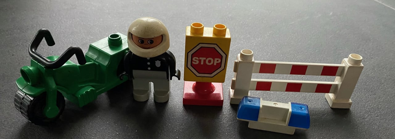 Lego Duplo politiemotor (compleet) 2971
