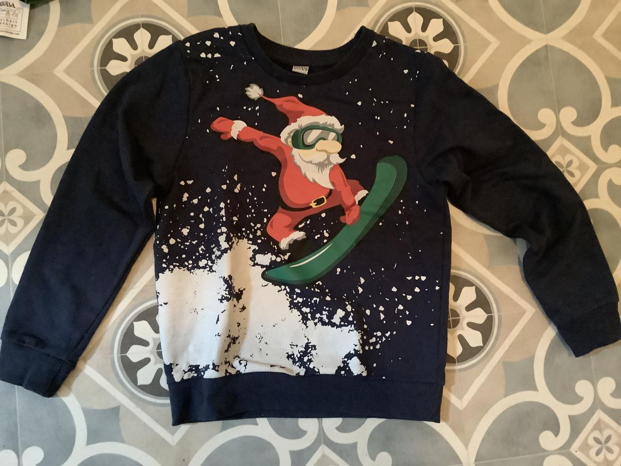 Kerst truien maat 122/128, valt als 116/122, samen € 3,00