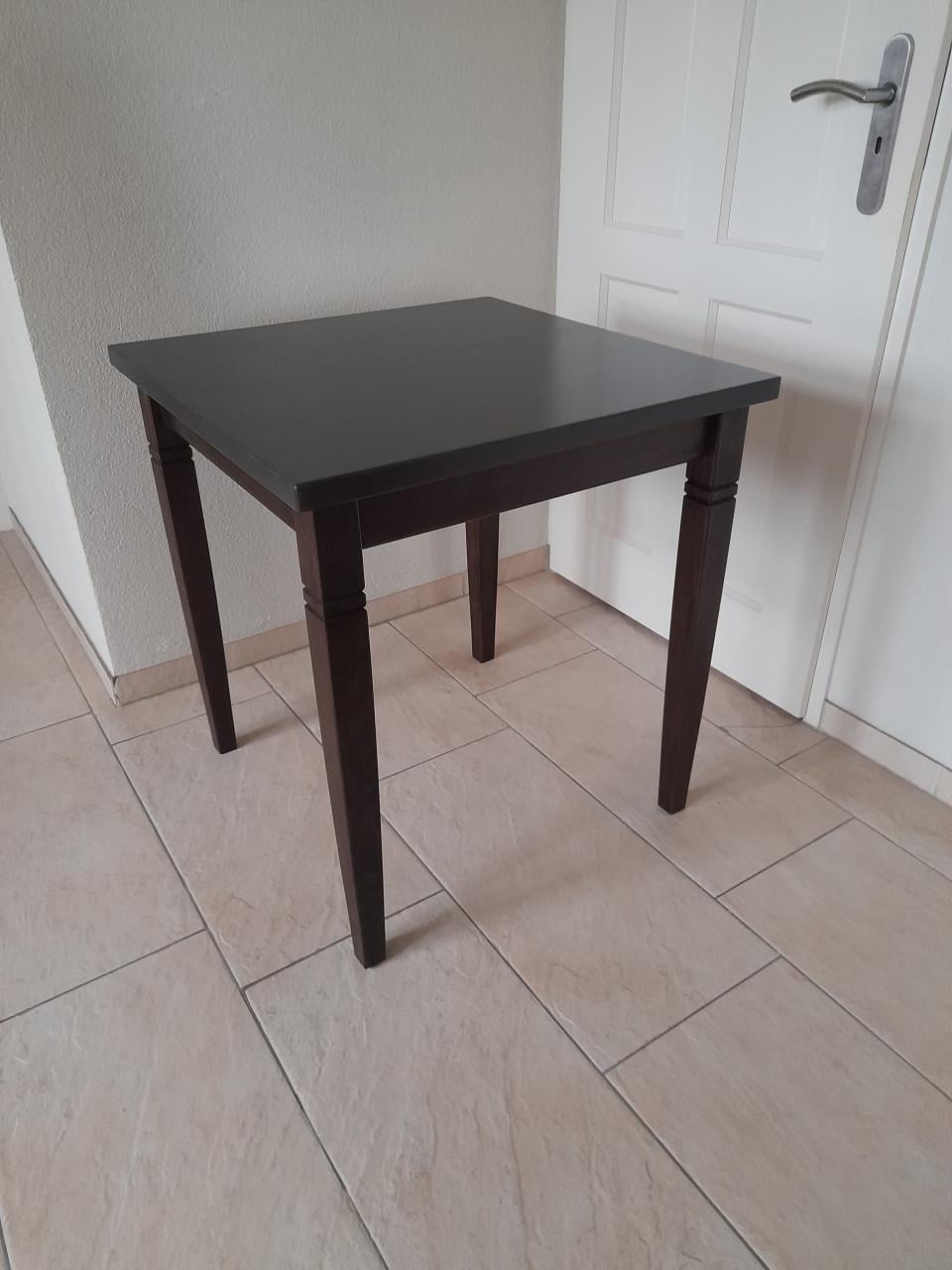 Massief houten tafel 70 x 70 x 75H (in goede staat )GERESERVEERD
