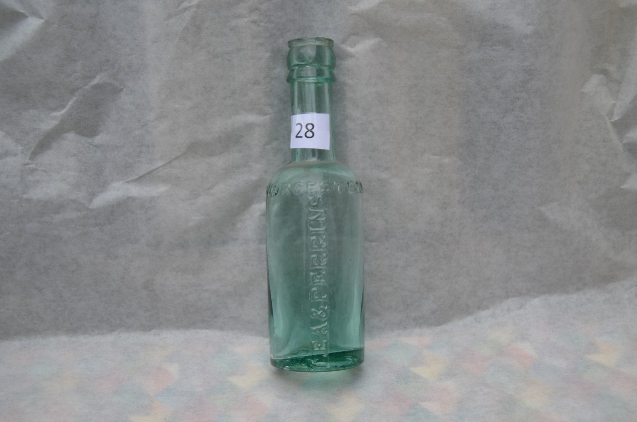 Nog een paar oude soda-, bier- en wijnflessen 19e eeuws