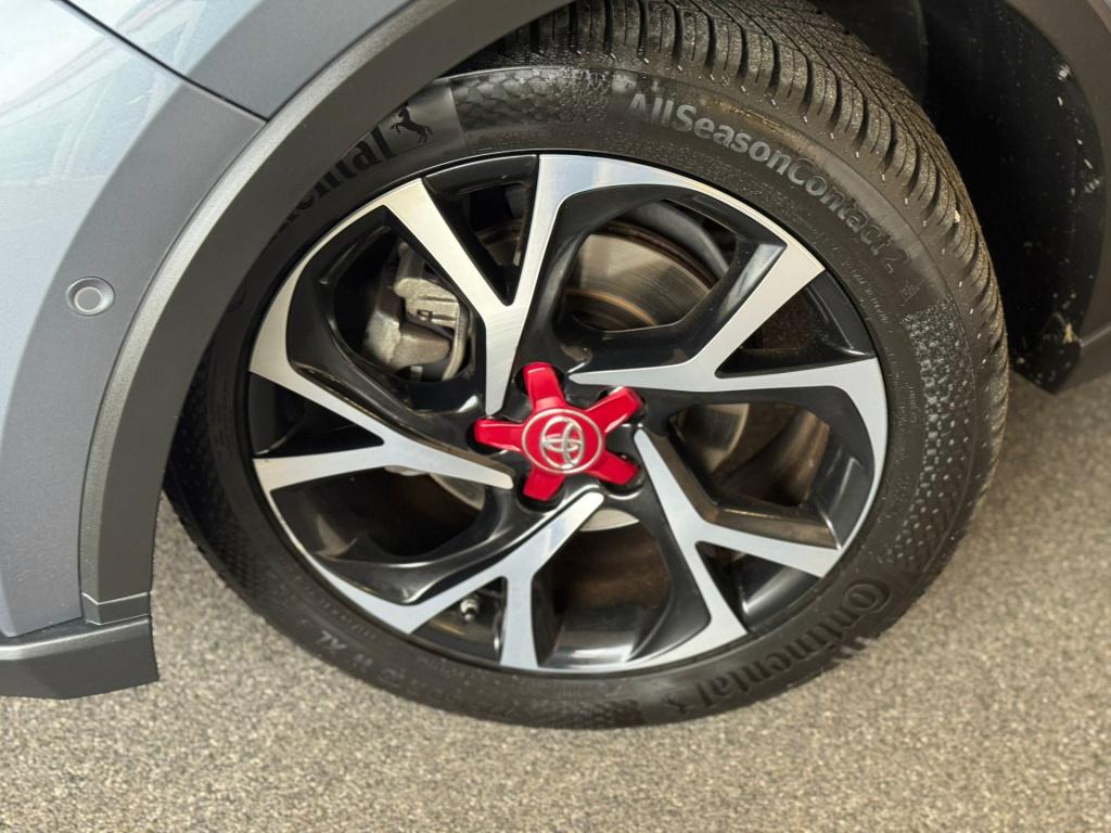 Toyota C-hr 1.8 hybrid business plus