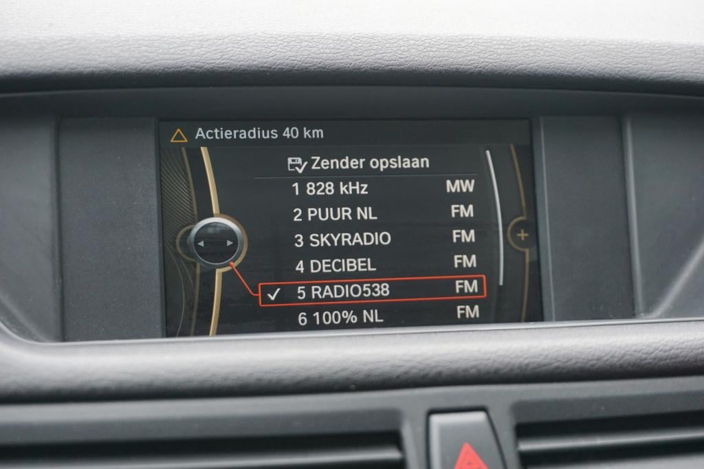 BMW X1 sdrive18i executive airco / navi / cruise / parkeers. / elektr. rame