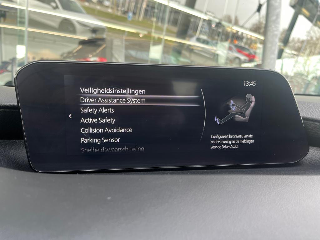 Mazda 3 2.0 skyactiv-x 180 pk luxury |aero pack|bose|trekhaak|rijklaar