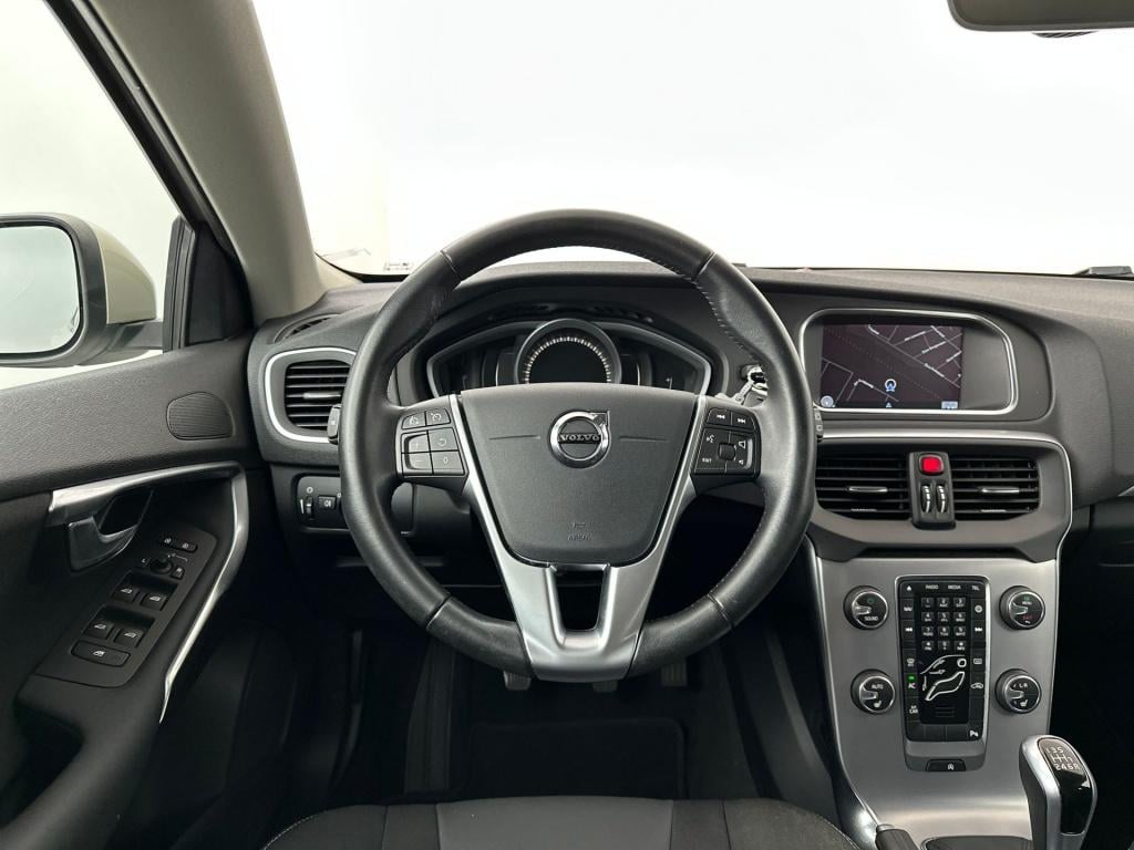 Volvo V40 2.0 t3 nordic+ | standkachel | stoelverwarming | cruise control |