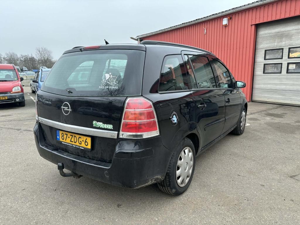 Opel Zafira 1.8 executive